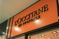 Вывеска магазина L'Occitane в ТЦ Мега Парнас